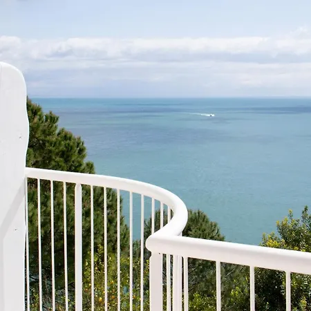 - Boutique Bed & Breakfast 4*