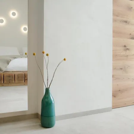 - Boutique Bed & Breakfast *