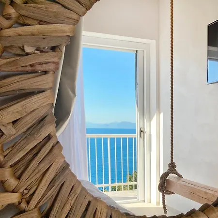 - Boutique Bed & Breakfast *