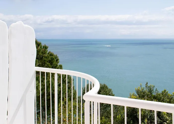 - Boutique Bed & Breakfast 4*