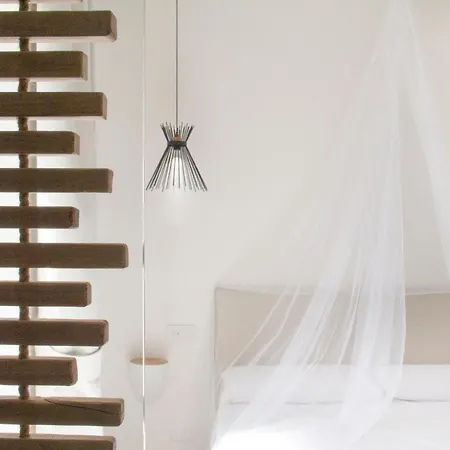 - Boutique 4*