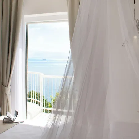 - Boutique B&B